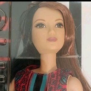 Barbie Fashionistas Doll Set with Outfits Pretty In Paisley Petite Doll